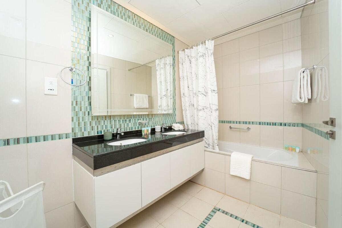 Aws Homes - Unique Views At Damac Heights Apartment