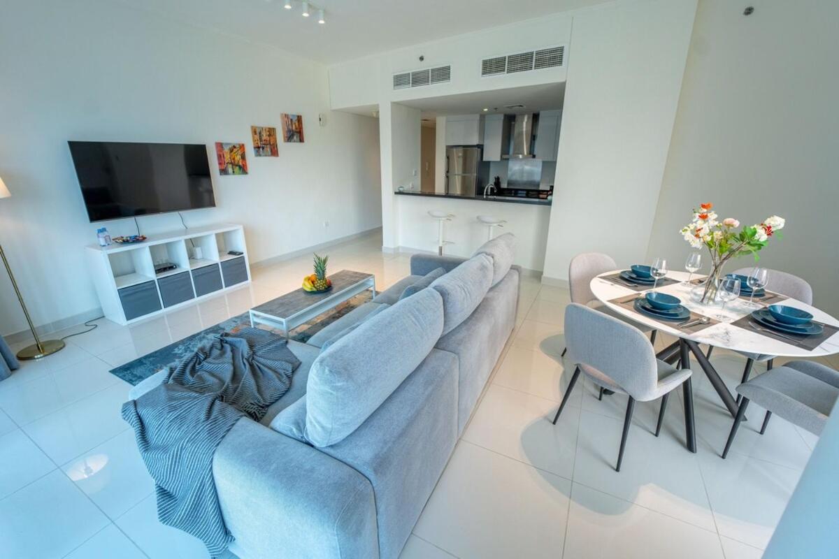 Aws Homes - Unique Views At Damac Heights Apartment Dubai