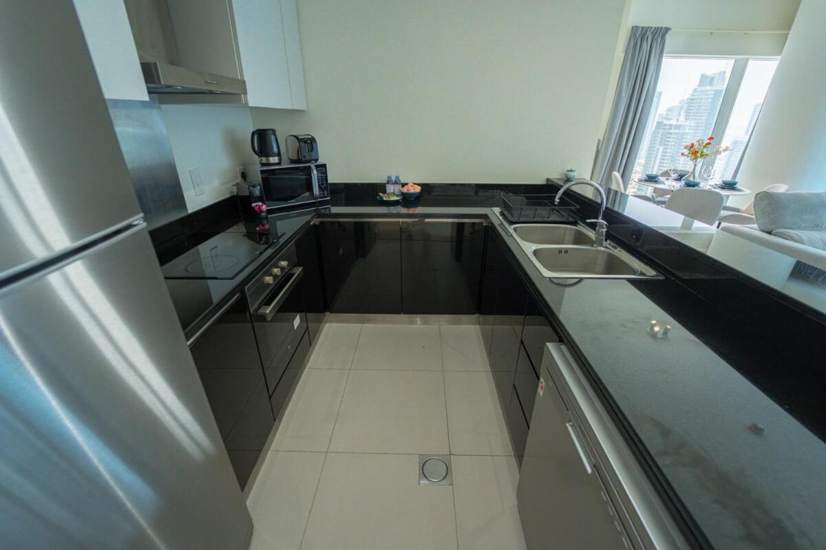 Aws Homes - Unique Views At Damac Heights Apartment Dubai